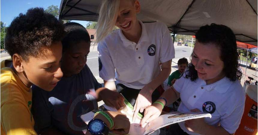 Two Groups Take on Providing Healthy Foods