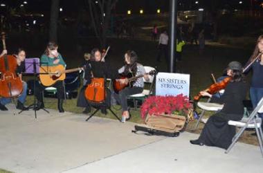 Christmas time stroll through Cascades Park