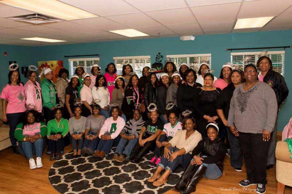 Members of Chi Upsilon Omega Chapter of Alpha Kappa Alpha Sorority, Inc. showed up in great numbers to Miracle Village for Santas for Seniors.  Photo  by Towanda Davis