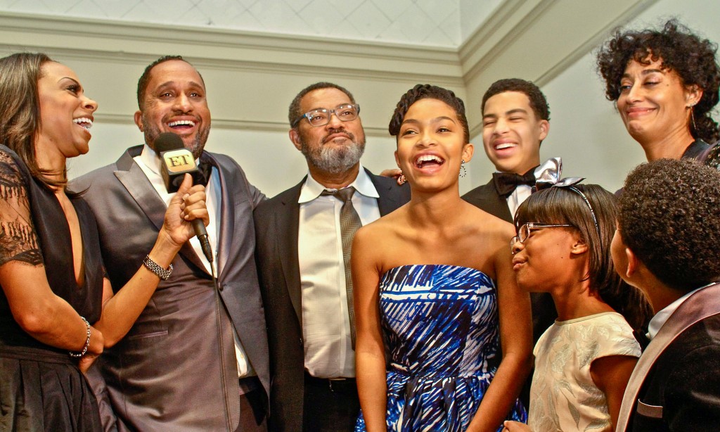 Entertainment Tonight’s Nichelle Turner interviews the cast and producer of ABC’S “black-ish.” Cast members (l-r) Laurence Fishburne, Marcus Scribner, Tracee Ellis Ross, Yara Shahidi, Marsai Martin and Miles Brown.  (Mesiyah McGinnis/Los Angeles Sentinel) 