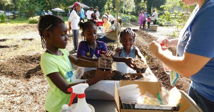 South City neighborhood hosted iGROW  at the Garden Extension Day