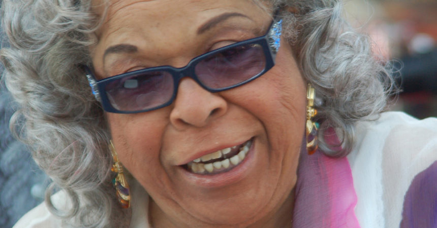 “Touched by an Angel” star Della Reese dies at 86