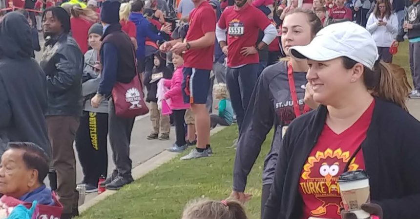 Turkey Trot attracts large cross-section of runners, spectators