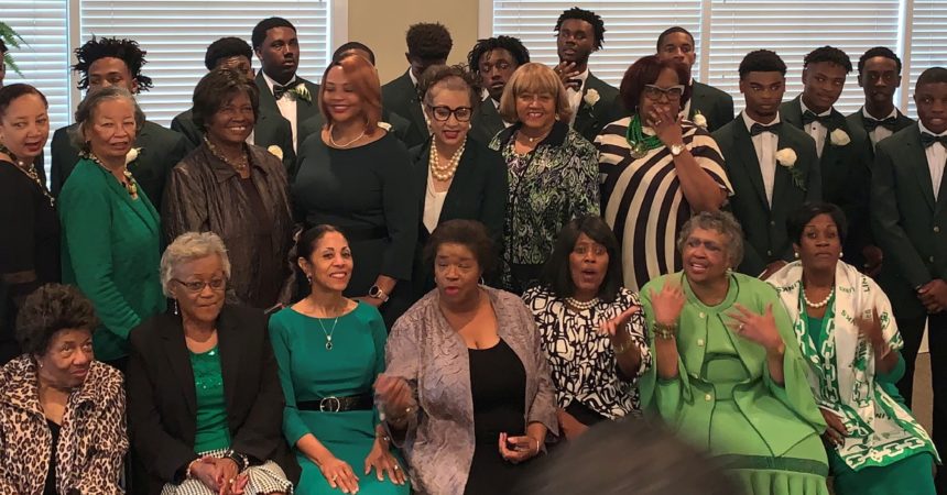 Tallahassee Links hold annual ceremony for Green Coat recipients