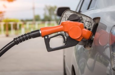 Gas prices ‘plummet’ to below $2 a gallon