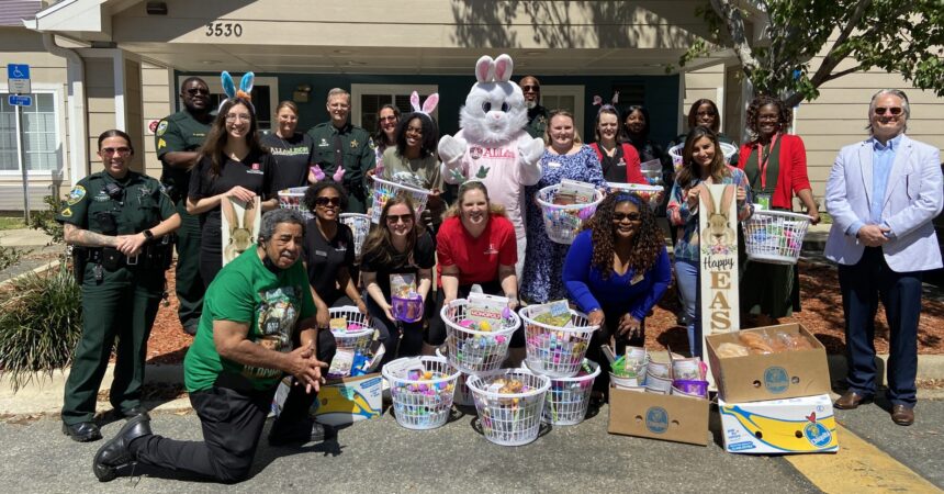 Community groups bring holiday cheer to HOPE Community residents